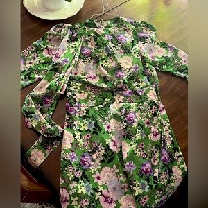 Brand new Never worn. SHEIN Motf Floral print Ruched Split Thigh Satin dress.